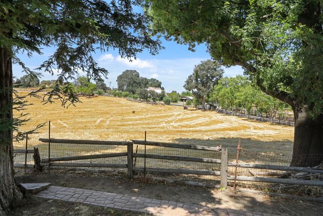 22050 E Buena Vista Rd, Clements, CA 95227