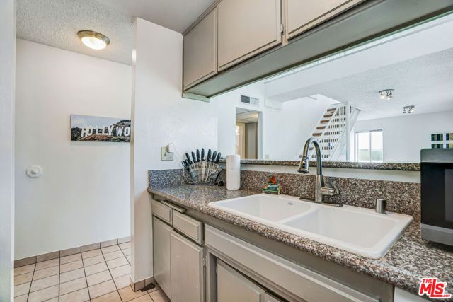 3600 Bagley Ave. 301, Los Angeles, CA 90034