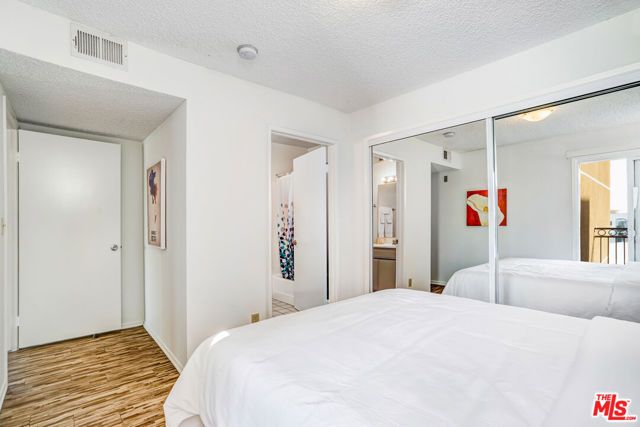 3600 Bagley Ave. 301, Los Angeles, CA 90034