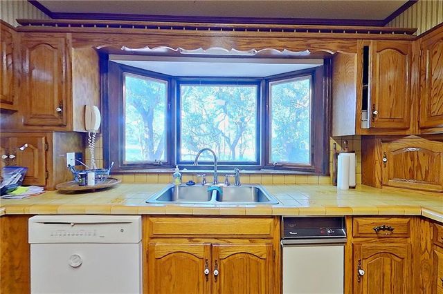 1296 South River Oaks Drive, Blackshear, GA 31516