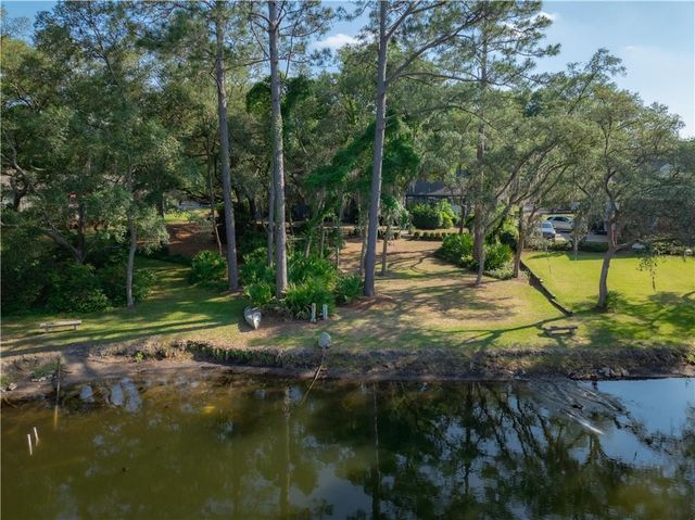 1296 South River Oaks Drive, Blackshear, GA 31516