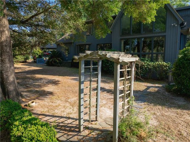 1296 South River Oaks Drive, Blackshear, GA 31516