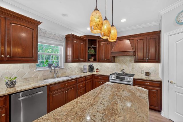 495 Honeysuckle Ln, Hallsville, TX 75605