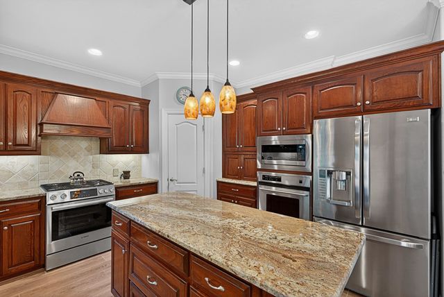 495 Honeysuckle Ln, Hallsville, TX 75605