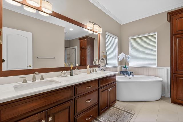 495 Honeysuckle Ln, Hallsville, TX 75605