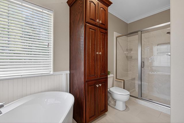 495 Honeysuckle Ln, Hallsville, TX 75605
