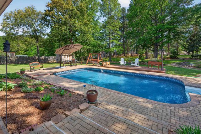 495 Honeysuckle Ln, Hallsville, TX 75605