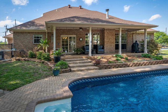 495 Honeysuckle Ln, Hallsville, TX 75605