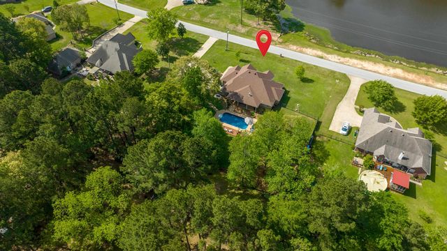 495 Honeysuckle Ln, Hallsville, TX 75605