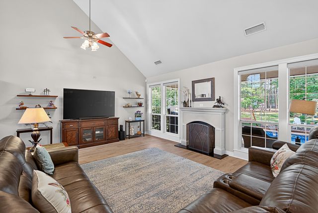 495 Honeysuckle Ln, Hallsville, TX 75605