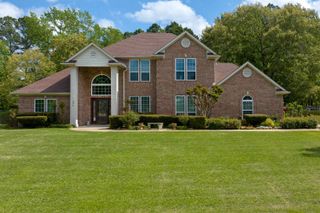 495 Honeysuckle Ln, Hallsville, TX 75605