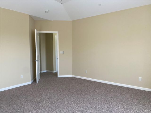 3 Nicole, Copiague, NY 11726
