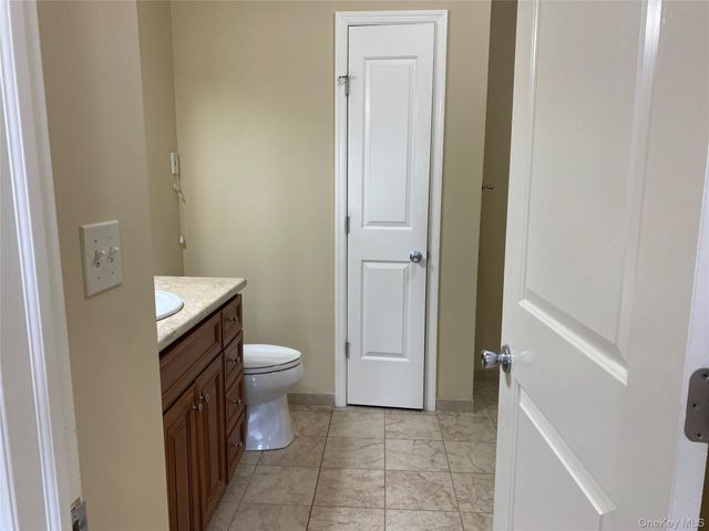 3 Nicole, Copiague, NY 11726
