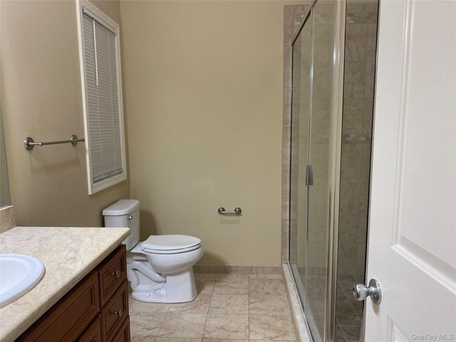 3 Nicole, Copiague, NY 11726