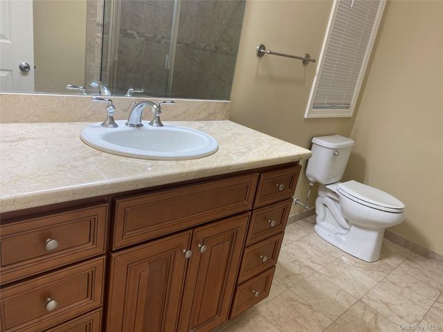 3 Nicole, Copiague, NY 11726