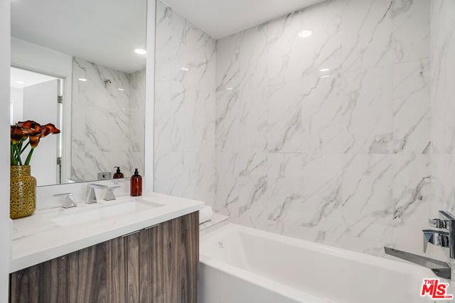 1021 S Shenandoah Street 501, Los Angeles, CA 90035