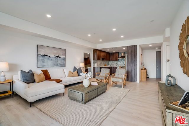 1021 S Shenandoah Street 501, Los Angeles, CA 90035