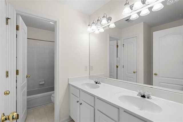 1862 Hillside Bend Crossing, Lawrenceville, GA 30043