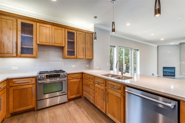 6333 Richmond Avenue A, Dallas, TX 75214