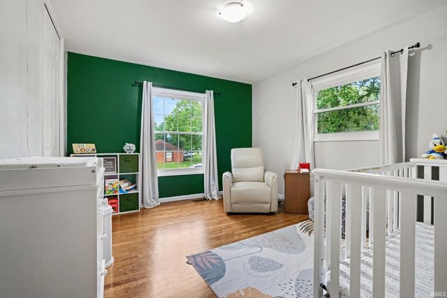 1343 Riding Mall Drive, South Bend, IN 46614