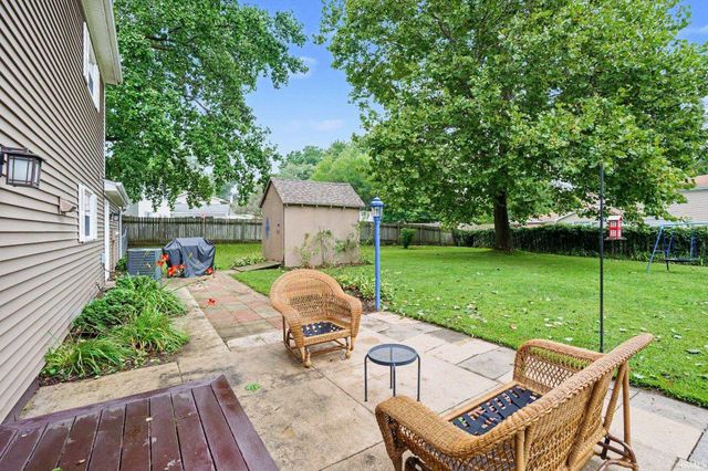1343 Riding Mall Drive, South Bend, IN 46614