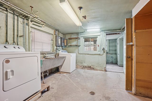 1832 Elmwood Avenue, Berwyn, IL 60402