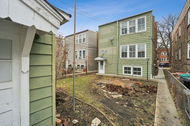 1832 Elmwood Avenue, Berwyn, IL 60402