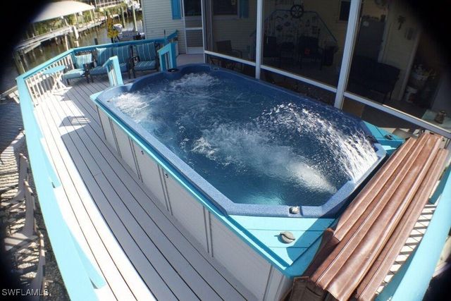 3140 BINNACLE LN, St James City, FL 33956