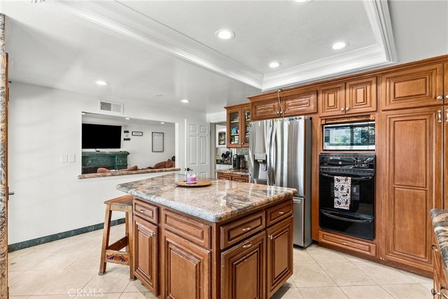 18012 Raymer, Northridge, CA 91325