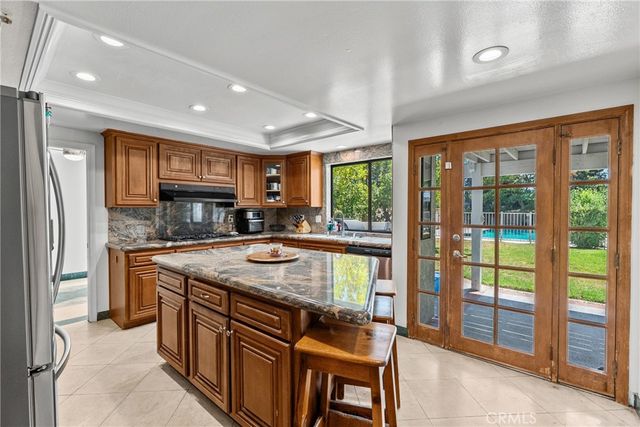 18012 Raymer, Northridge, CA 91325