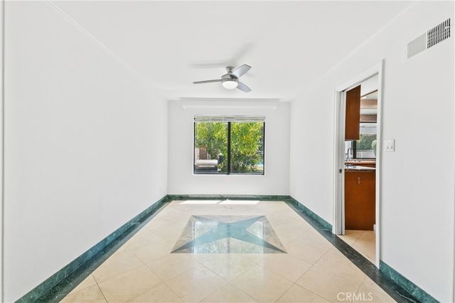 18012 Raymer, Northridge, CA 91325