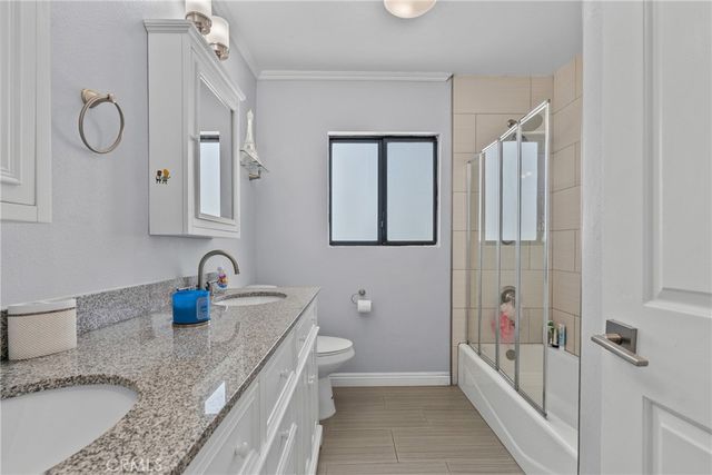 18012 Raymer, Northridge, CA 91325