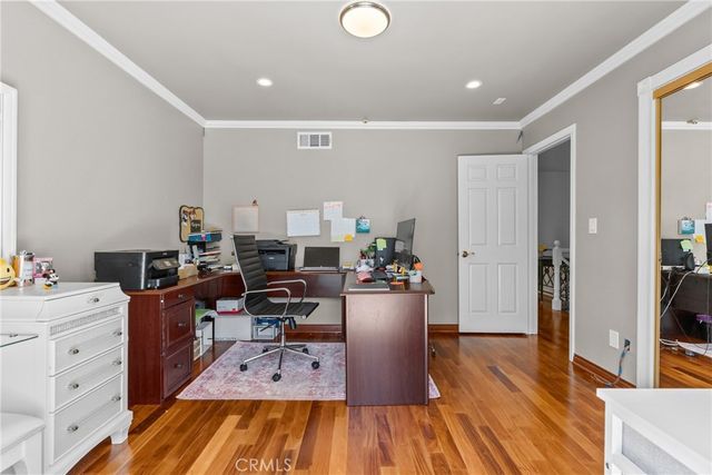 18012 Raymer, Northridge, CA 91325