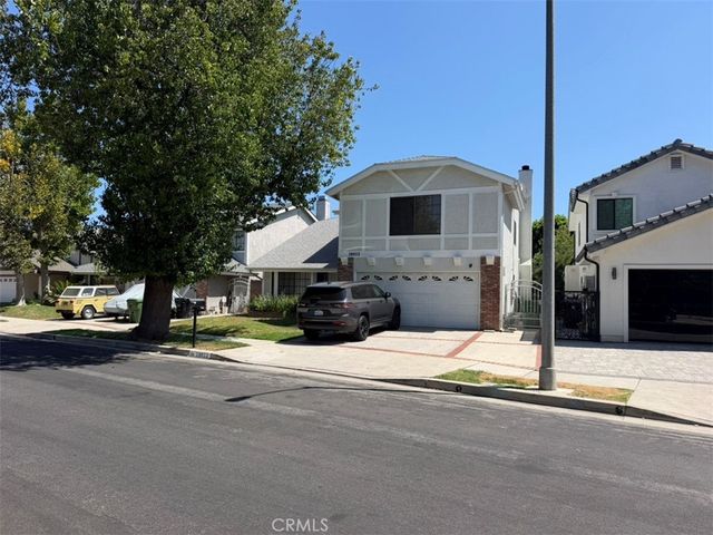 18012 Raymer, Northridge, CA 91325