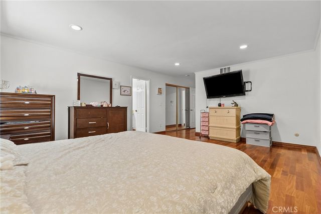 18012 Raymer, Northridge, CA 91325