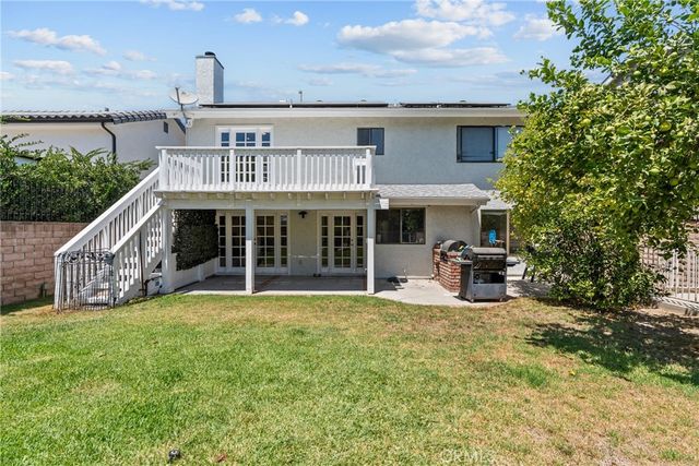 18012 Raymer, Northridge, CA 91325