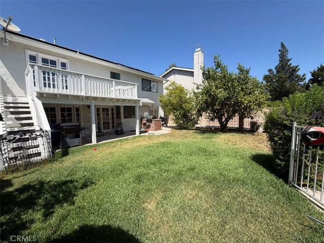 18012 Raymer, Northridge, CA 91325