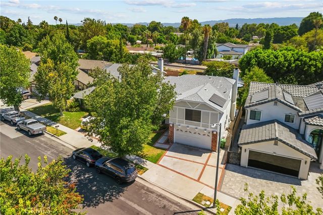 18012 Raymer, Northridge, CA 91325