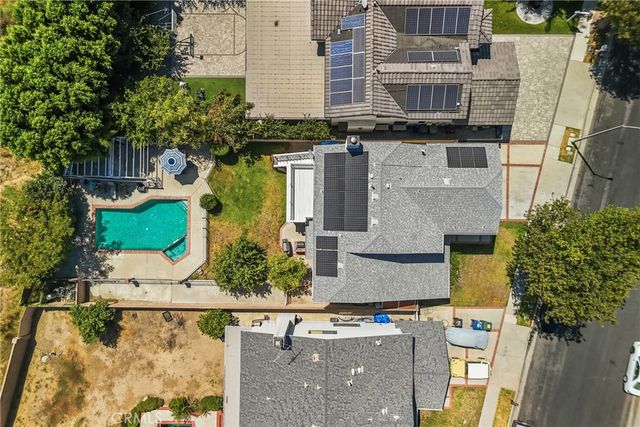 18012 Raymer, Northridge, CA 91325