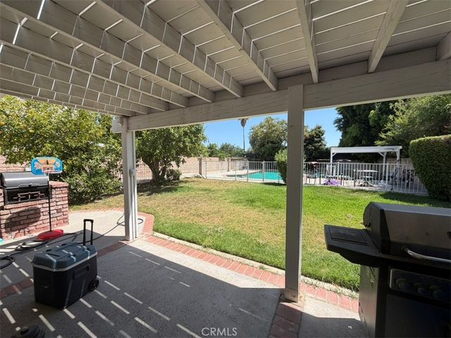 18012 Raymer, Northridge, CA 91325