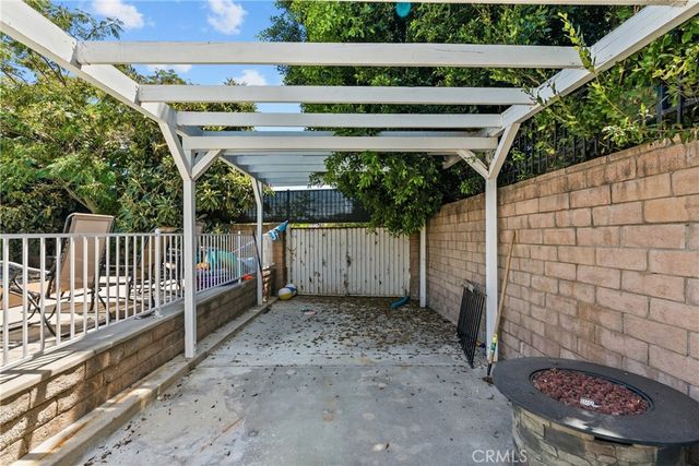 18012 Raymer, Northridge, CA 91325