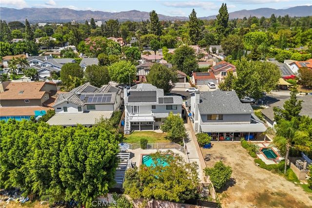 18012 Raymer, Northridge, CA 91325