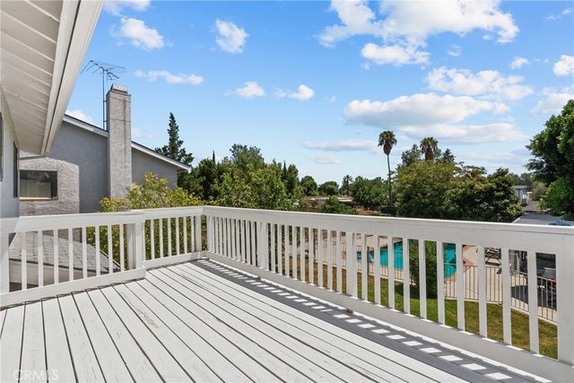 18012 Raymer, Northridge, CA 91325