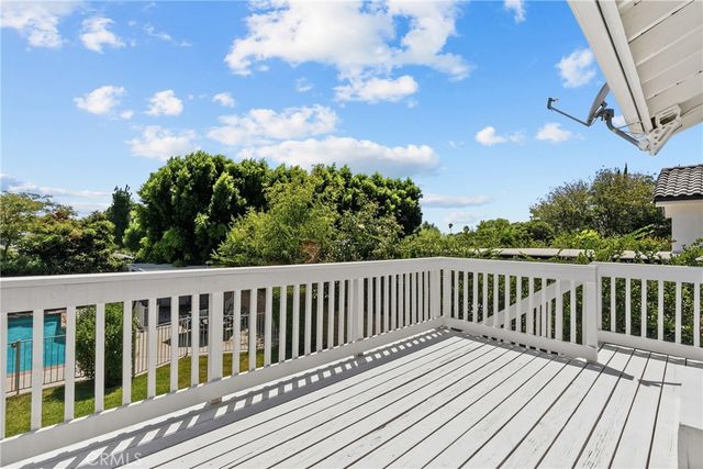 18012 Raymer, Northridge, CA 91325