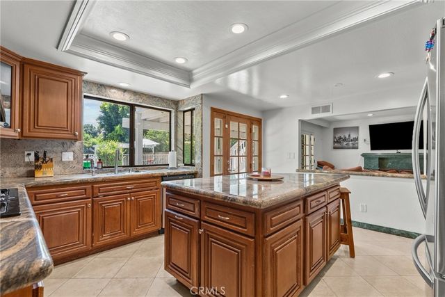 18012 Raymer, Northridge, CA 91325