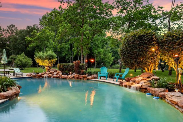 17511 Hawkin Lane, Tomball, TX 77377