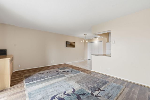 410 Groveland Avenue 2003, Minneapolis, MN 55403