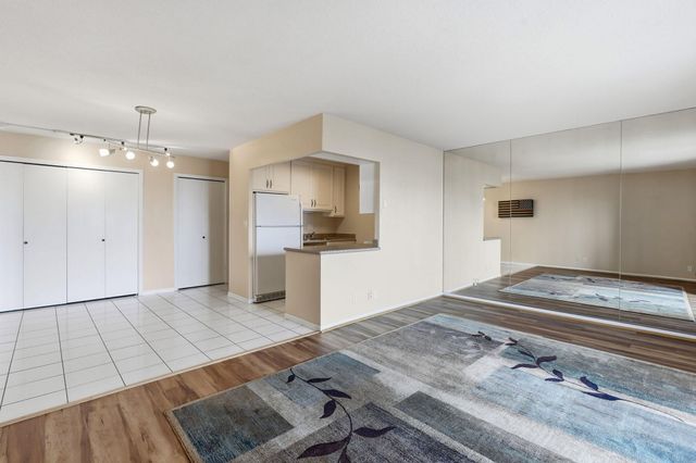 410 Groveland Avenue 2003, Minneapolis, MN 55403