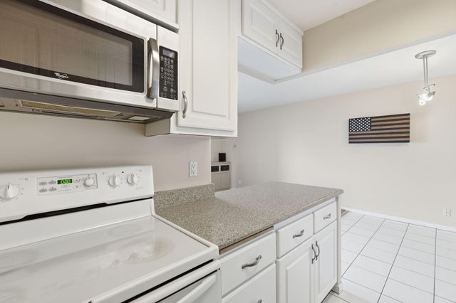 410 Groveland Avenue 2003, Minneapolis, MN 55403