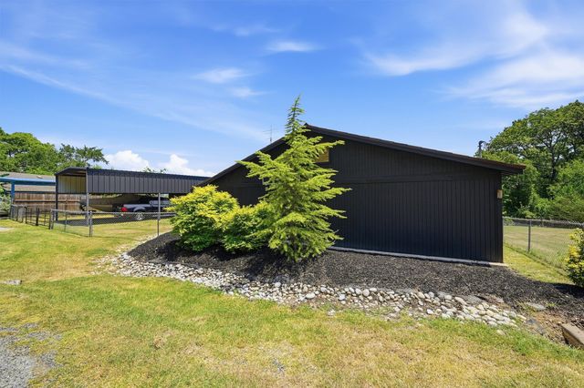 125 Erin Drive, Pottsboro, TX 75076
